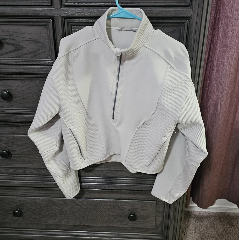 Lululemon Pullover - Picture 11 of 11
